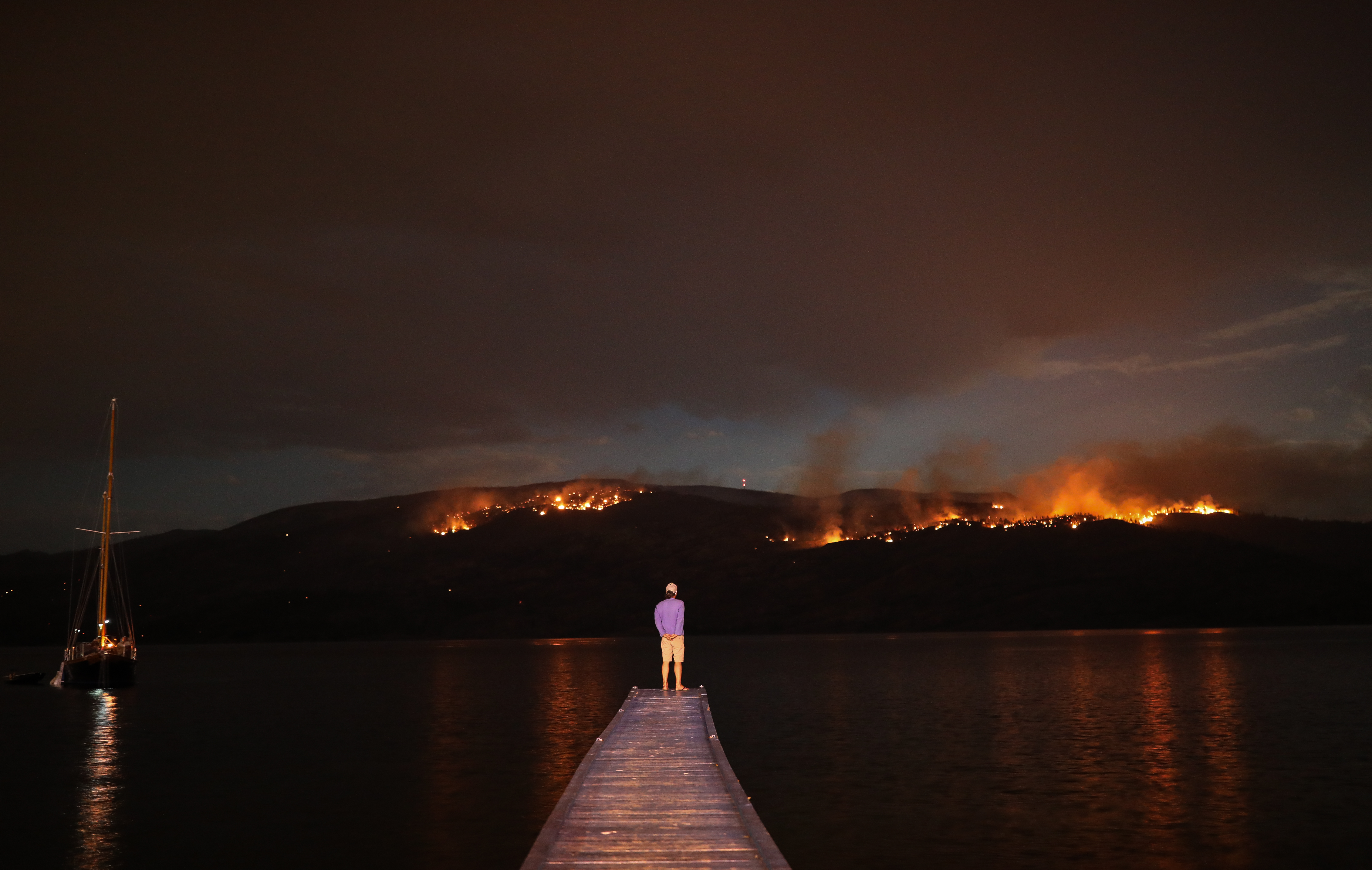 Report blames forest supervisors for letting 2006 canyon blaze grow