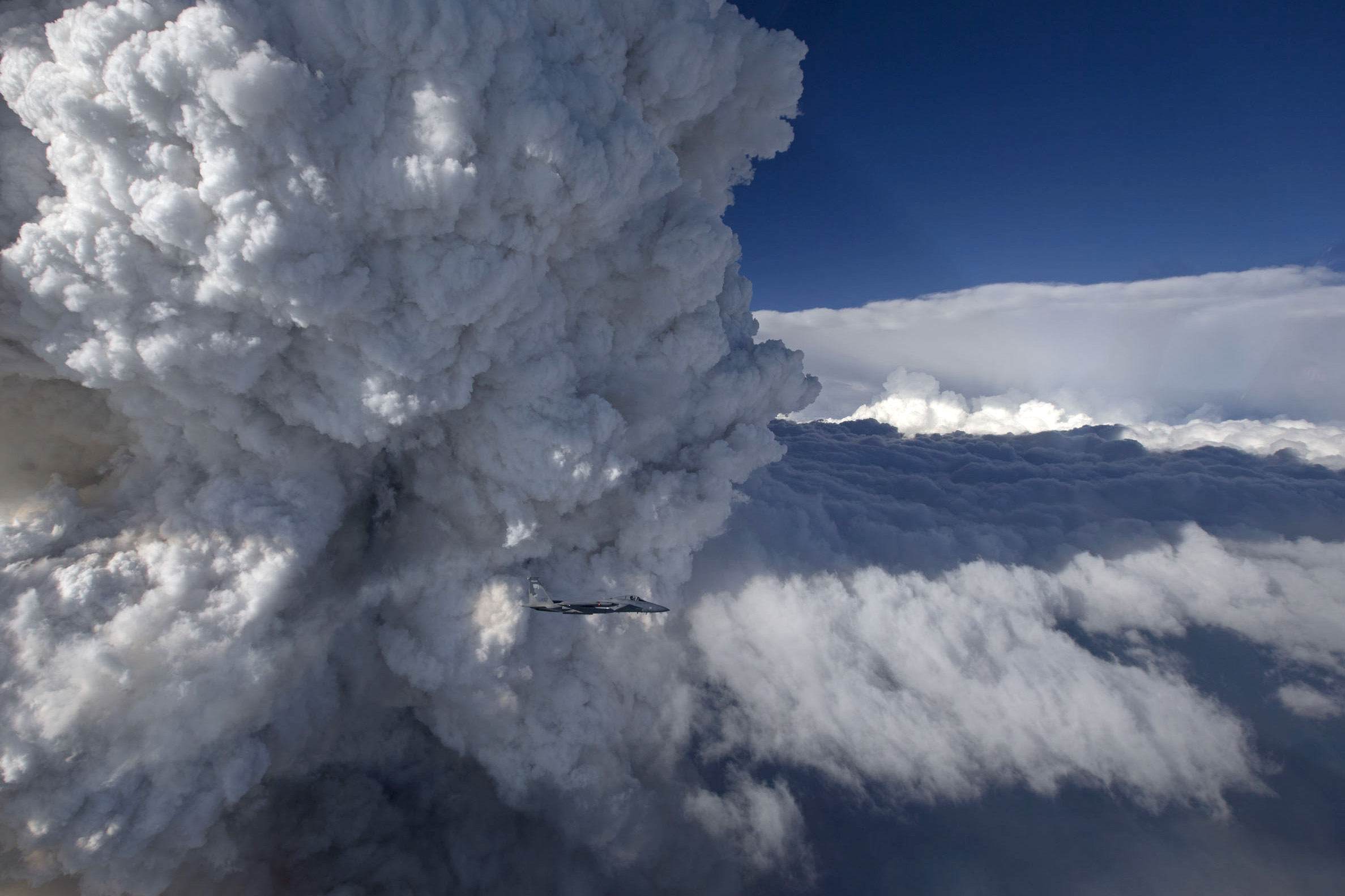 Pyrocumulus_cloud,_Beaver_complex_fire_2014