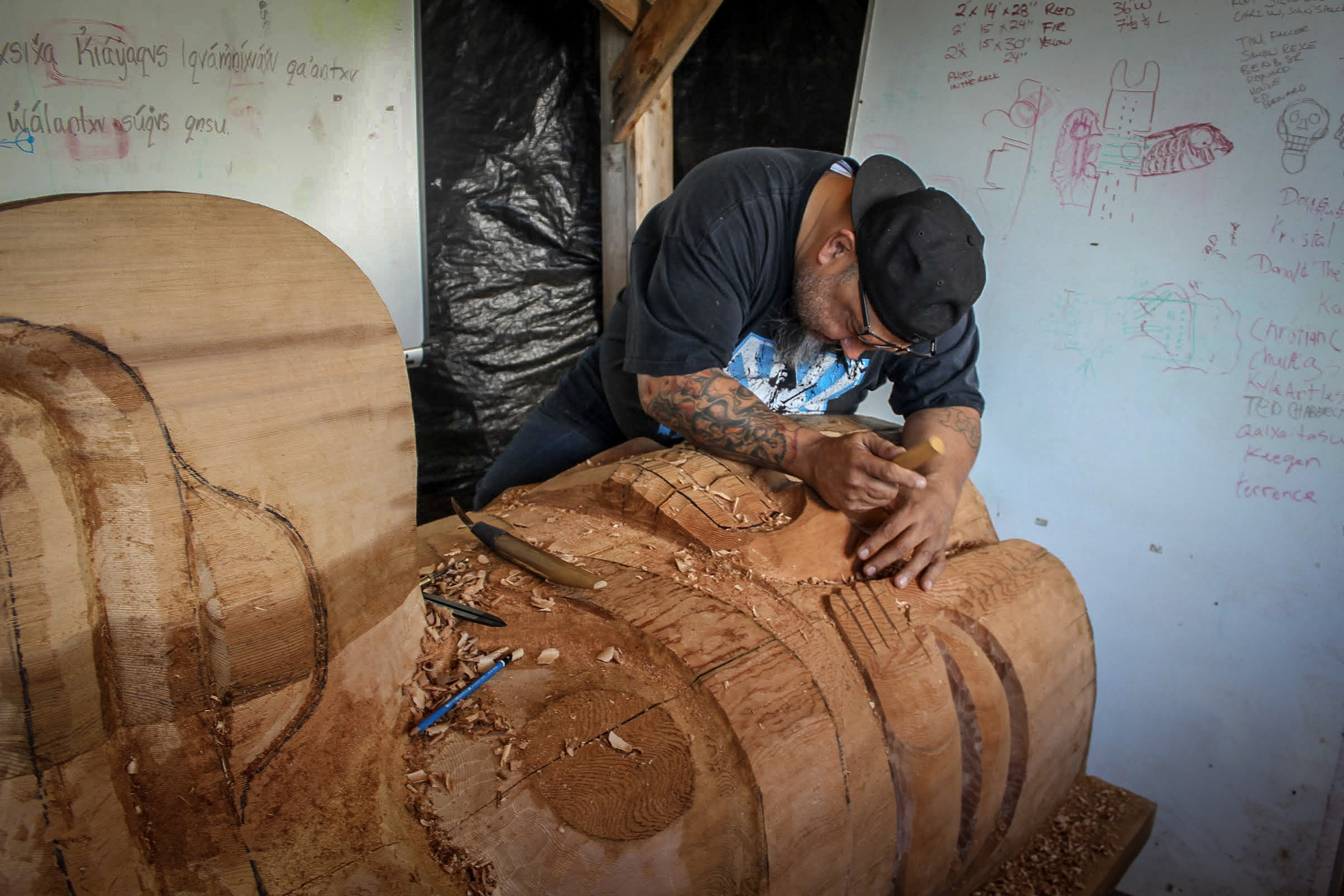 Gerry Sheena working on a totem pole. Photo: Heiltsuk First Nation