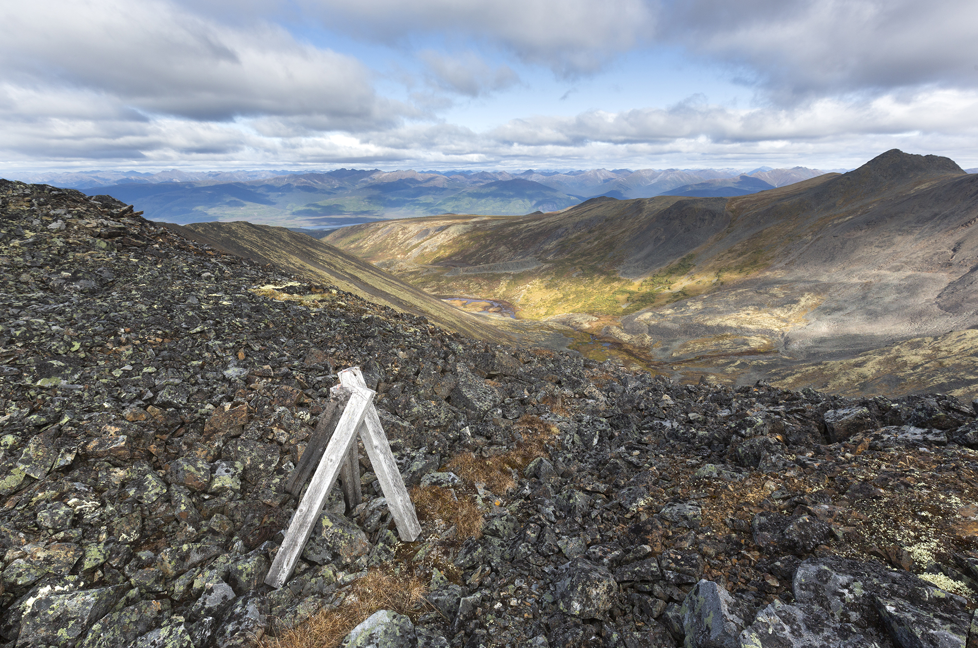 English: Mining claim No. 17 Eldorado Creek, Yukon Territory, ca