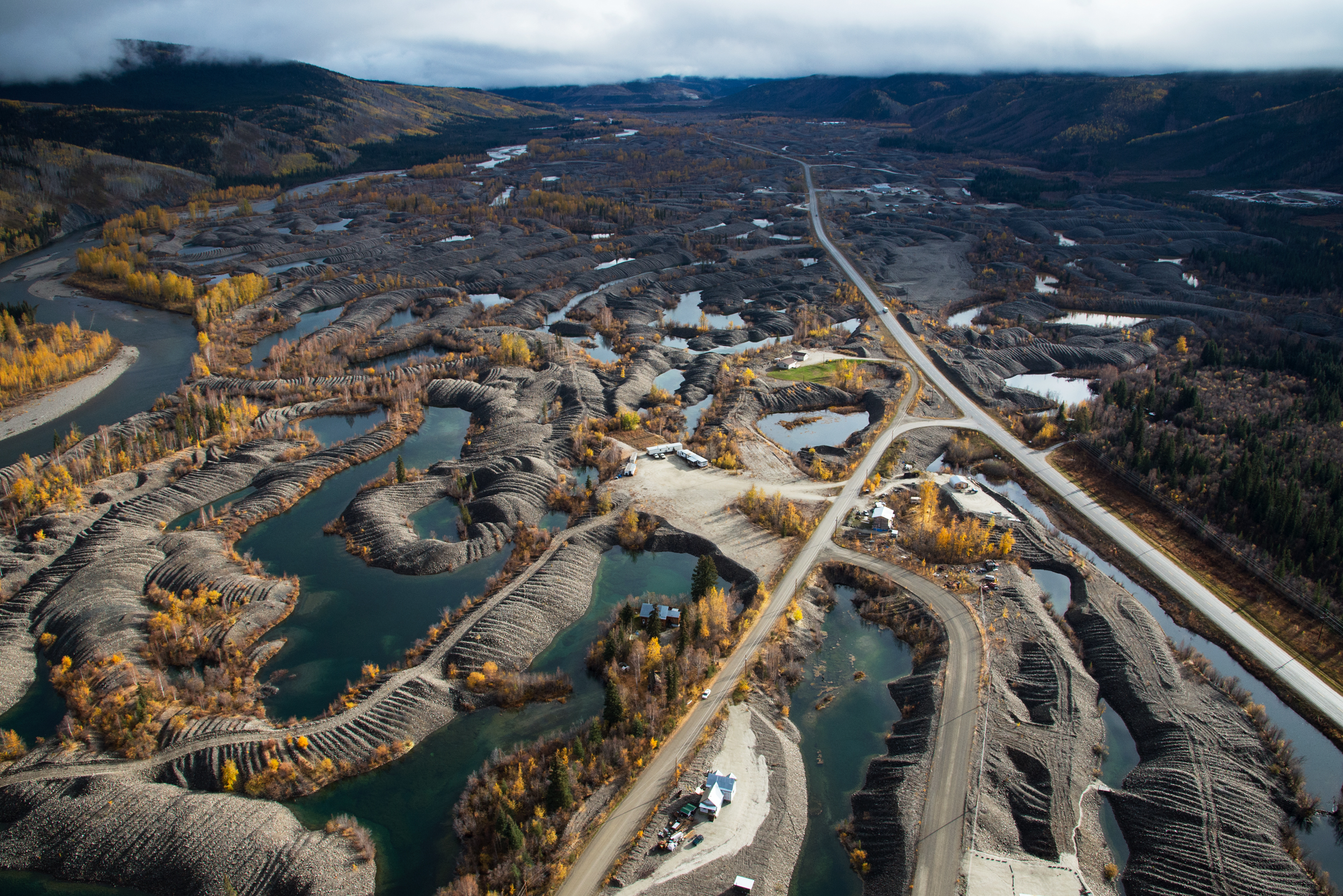 Gold panning made easy, Travel Yukon - Yukon, Canada