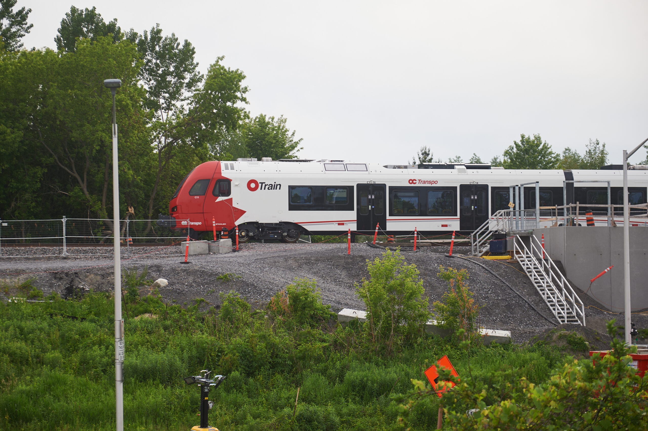 An Ottawa LRT on the outside tracks