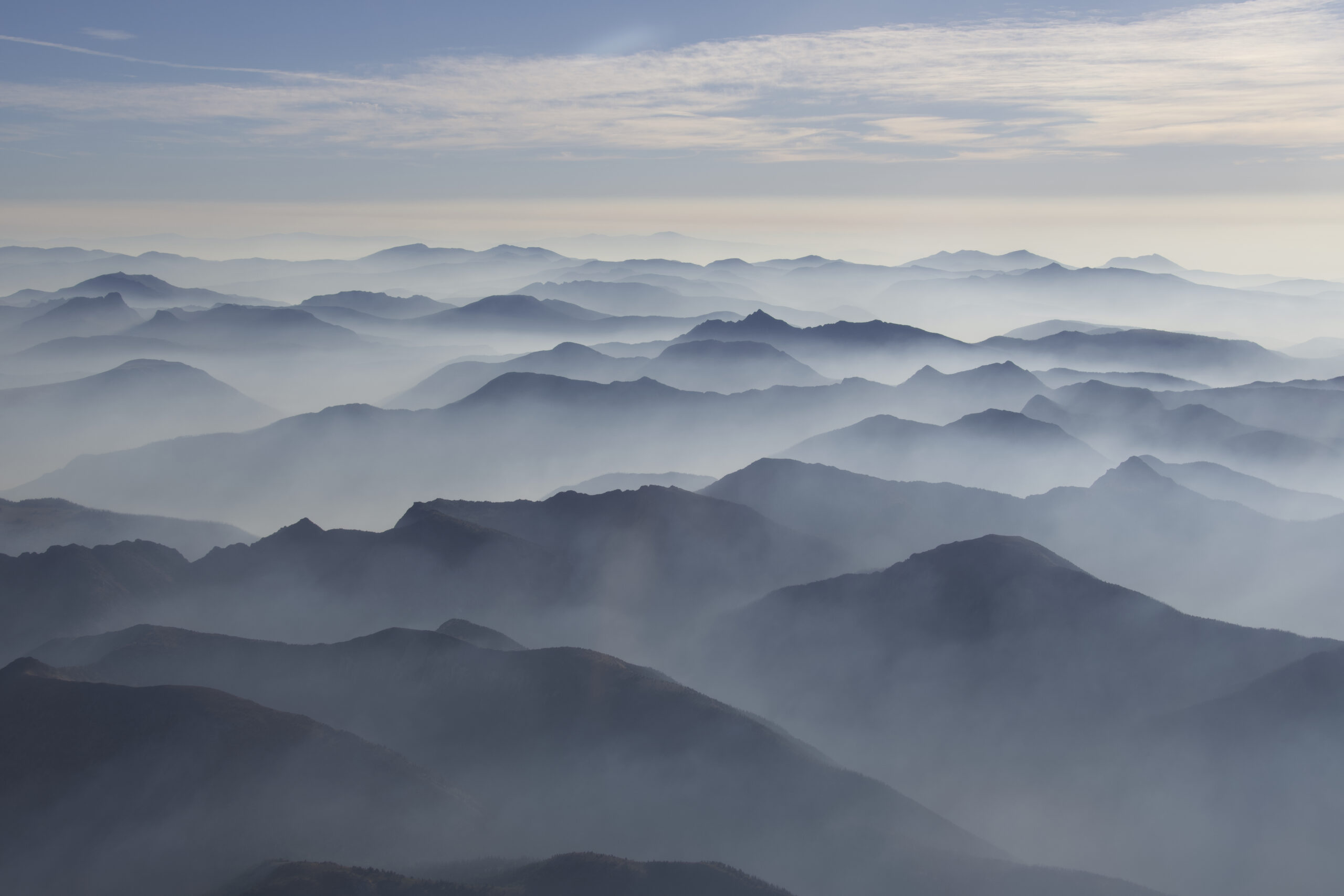 Photo of mountain peaks from Wenatchee.

