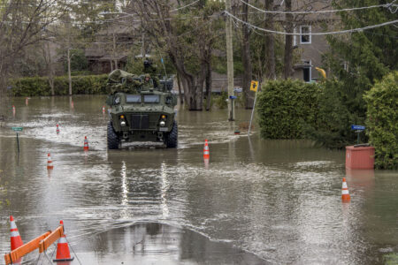 In 2017, Quebec called in the highest level of support to deal with floods in 261 municipalities: 2,200 members of the Canadian Armed Forces (CAF) arrived with military boats, helicopters, armoured vehicles and engineering equipment. Photo: Cpl Gabrielle DesRochers / Canadian Forces Combat Camera