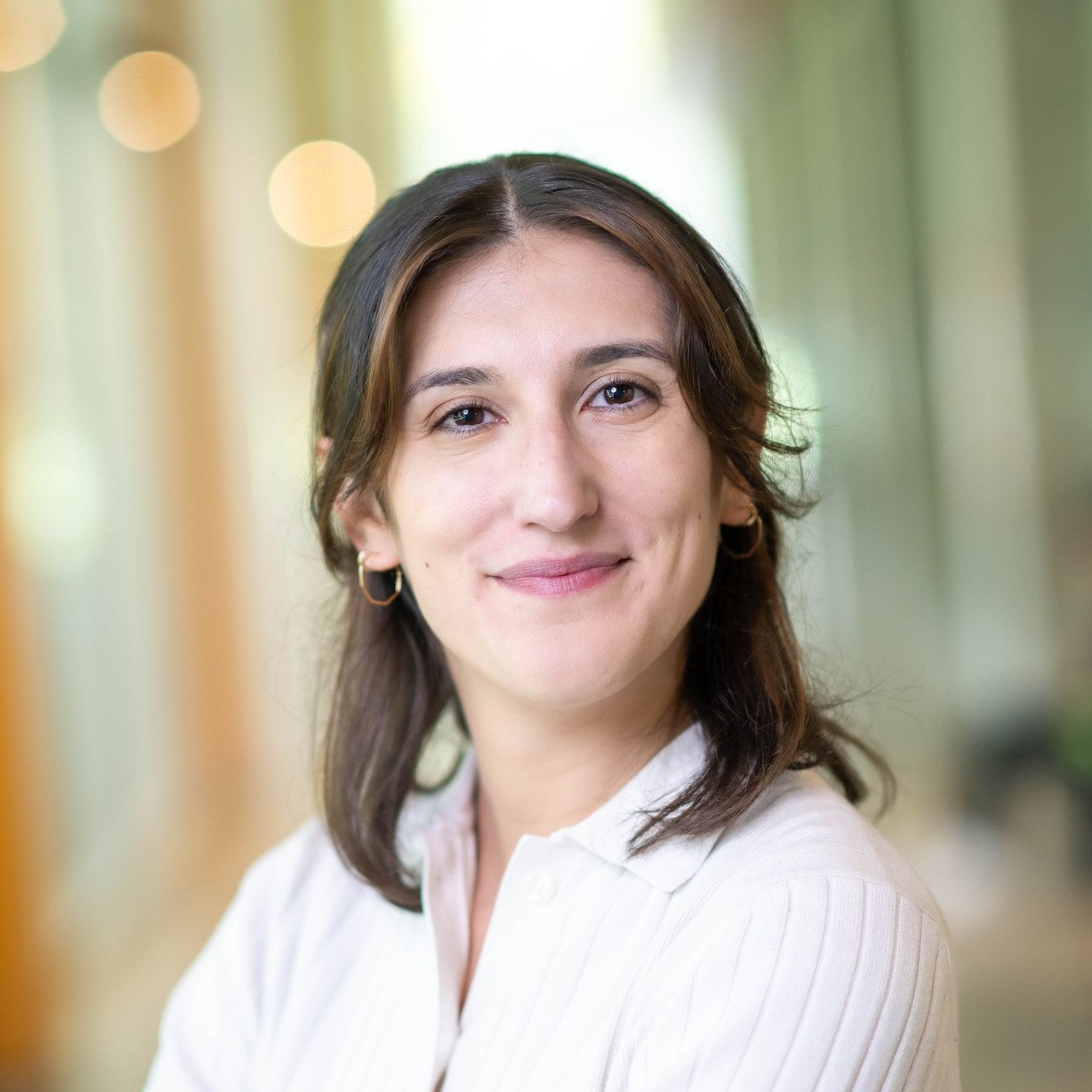Holly Caggiano headshot